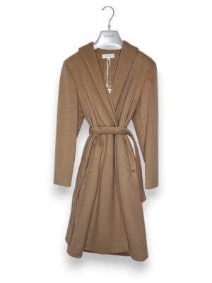 AA86B1A8E69E6B0057A0B8FD01EF086F_ Cappotto con cintura e cappuccio panno