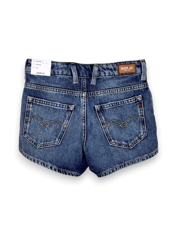 Short denim