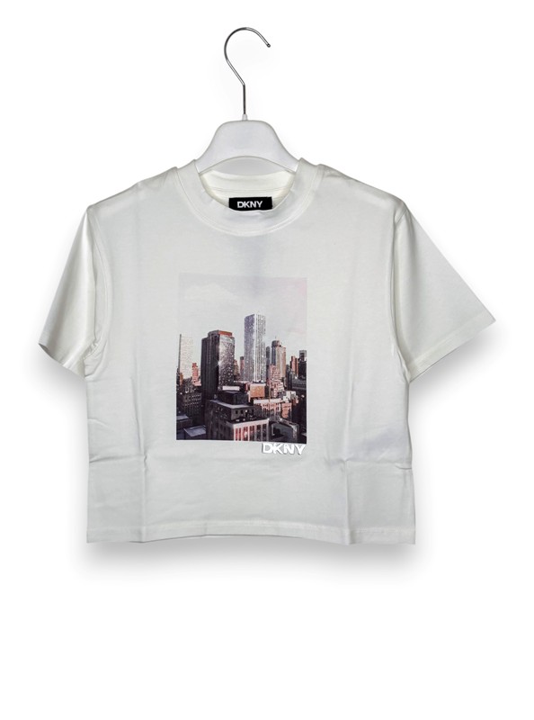 T-shirt over dkny skyline